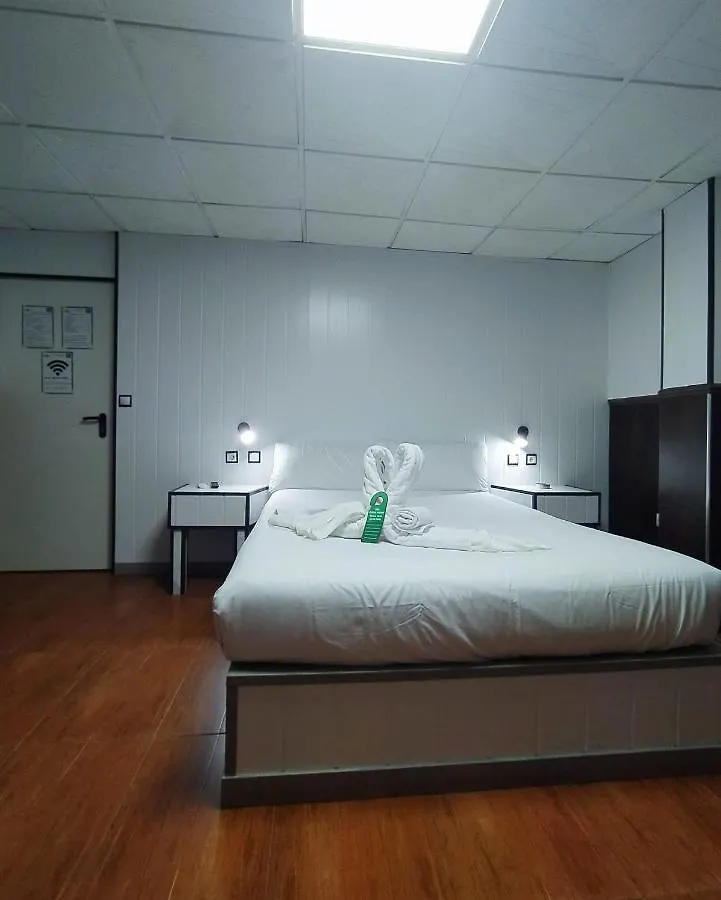 Hostal Avenida Andalucia - Solo Adultos Seville Spain