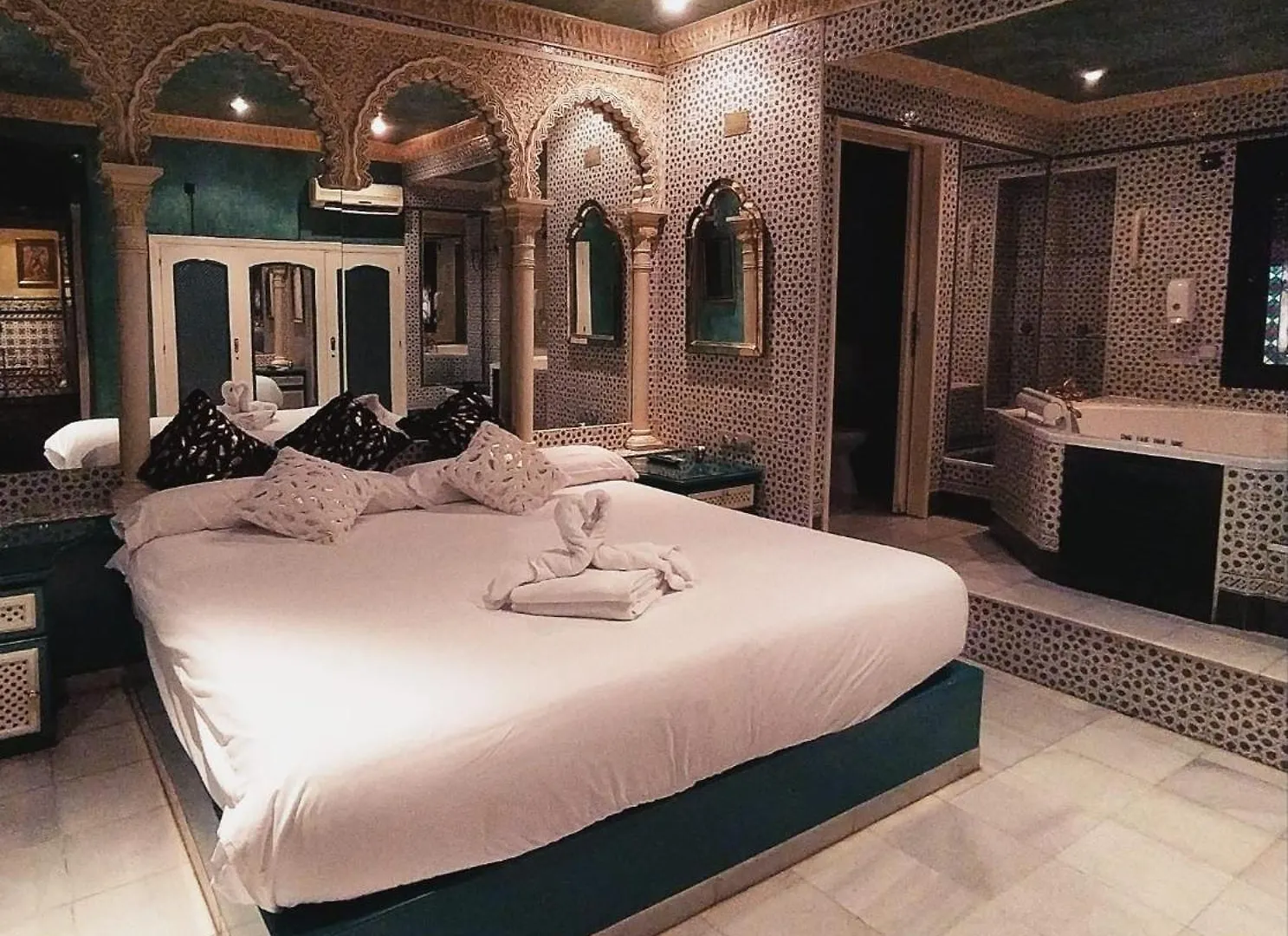 Casa de hóspedes Hostal Avenida Andalucia - Solo Adultos Sevilha Espanha