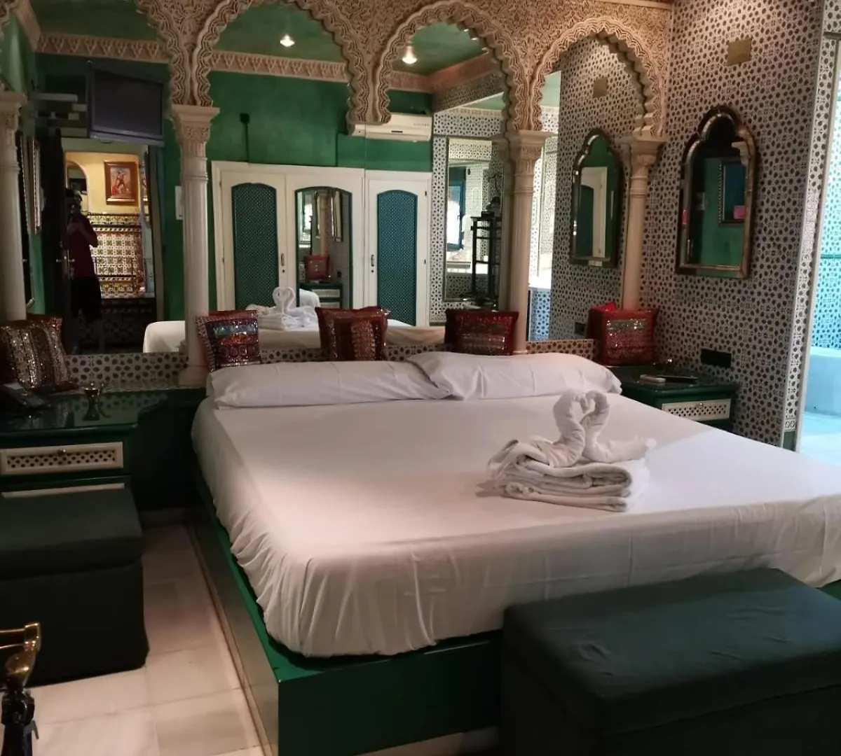 Gasthuis Hostal Avenida Andalucia - Solo Adultos Sevilla
