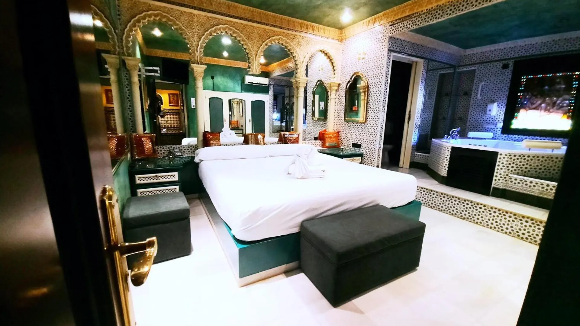 Gasthuis Hostal Avenida Andalucia - Solo Adultos Sevilla