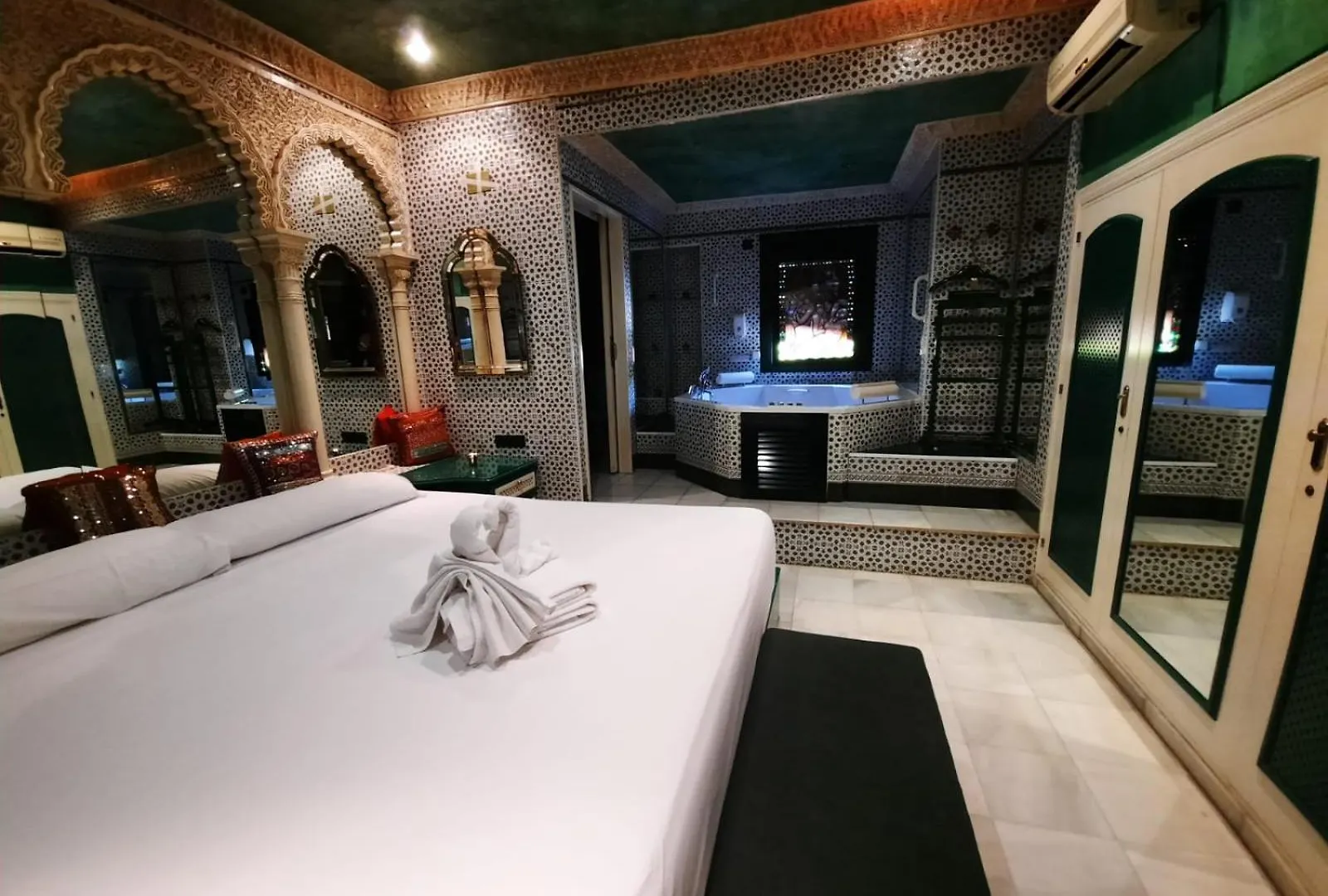 Gasthuis Hostal Avenida Andalucia - Solo Adultos Sevilla Spanje
