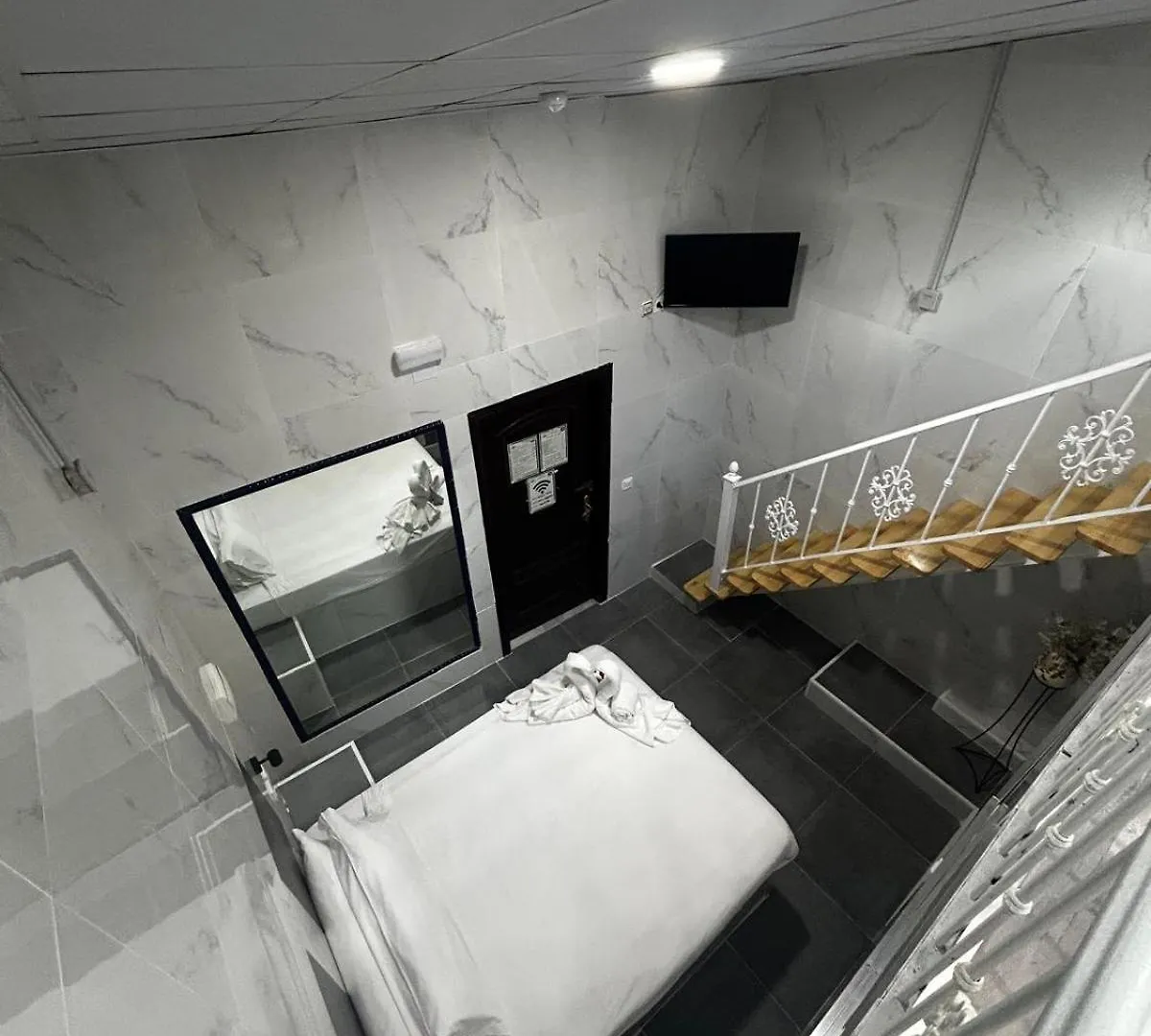 Hostal Avenida Andalucia - Solo Adultos Sevilla 0*,
