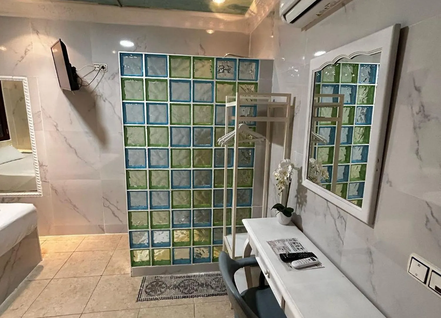 Hostal Avenida Andalucia - Solo Adultos Sevilla